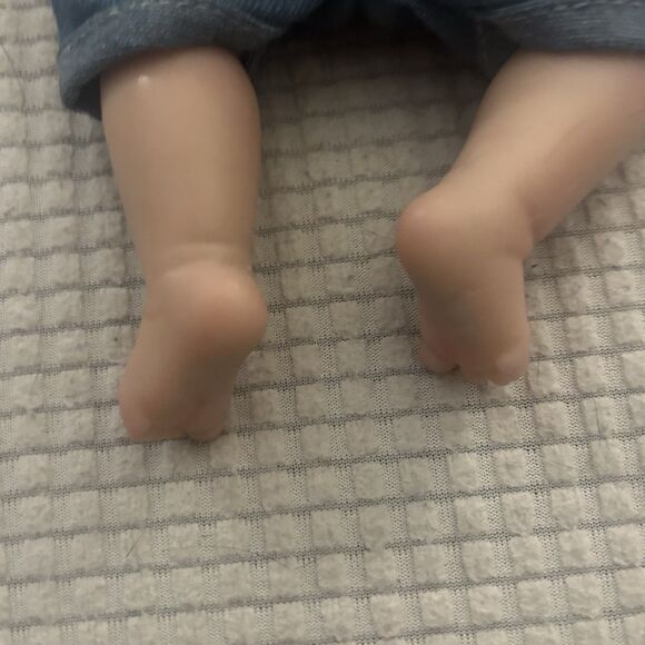 11” Lifelike Full Body Silicone Baby Girl Doll – Realistic Reborn Doll - Picture 5 of 15